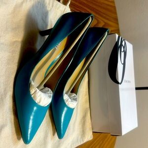 Nine West pointy toe pump